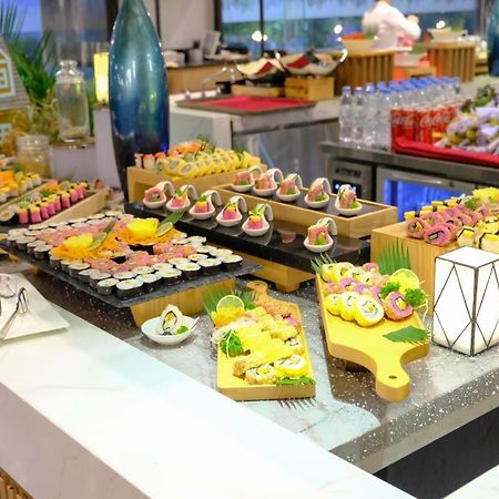 Flc City Hotel Beach Куинён Экстерьер фото