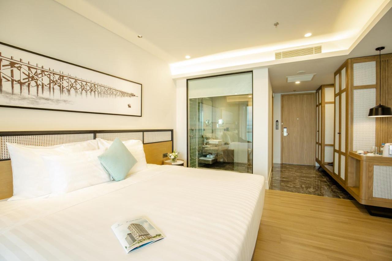 Flc City Hotel Beach Куинён Экстерьер фото