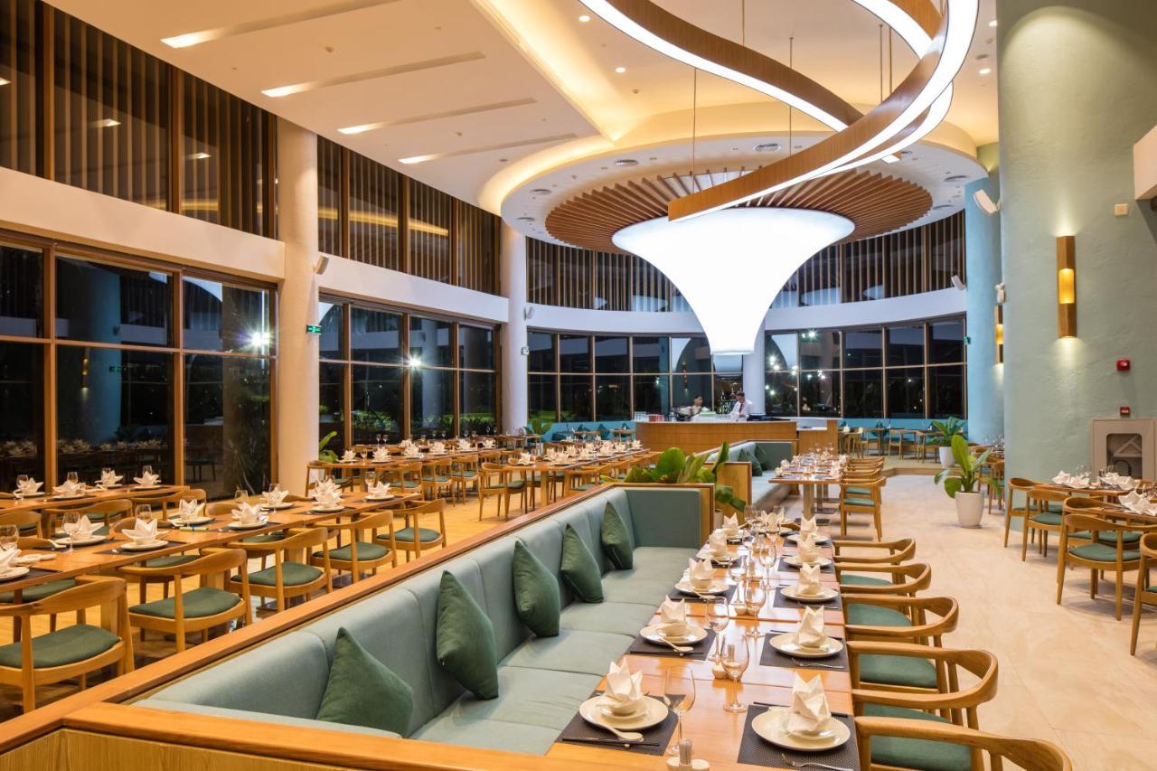 Flc City Hotel Beach Куинён Экстерьер фото
