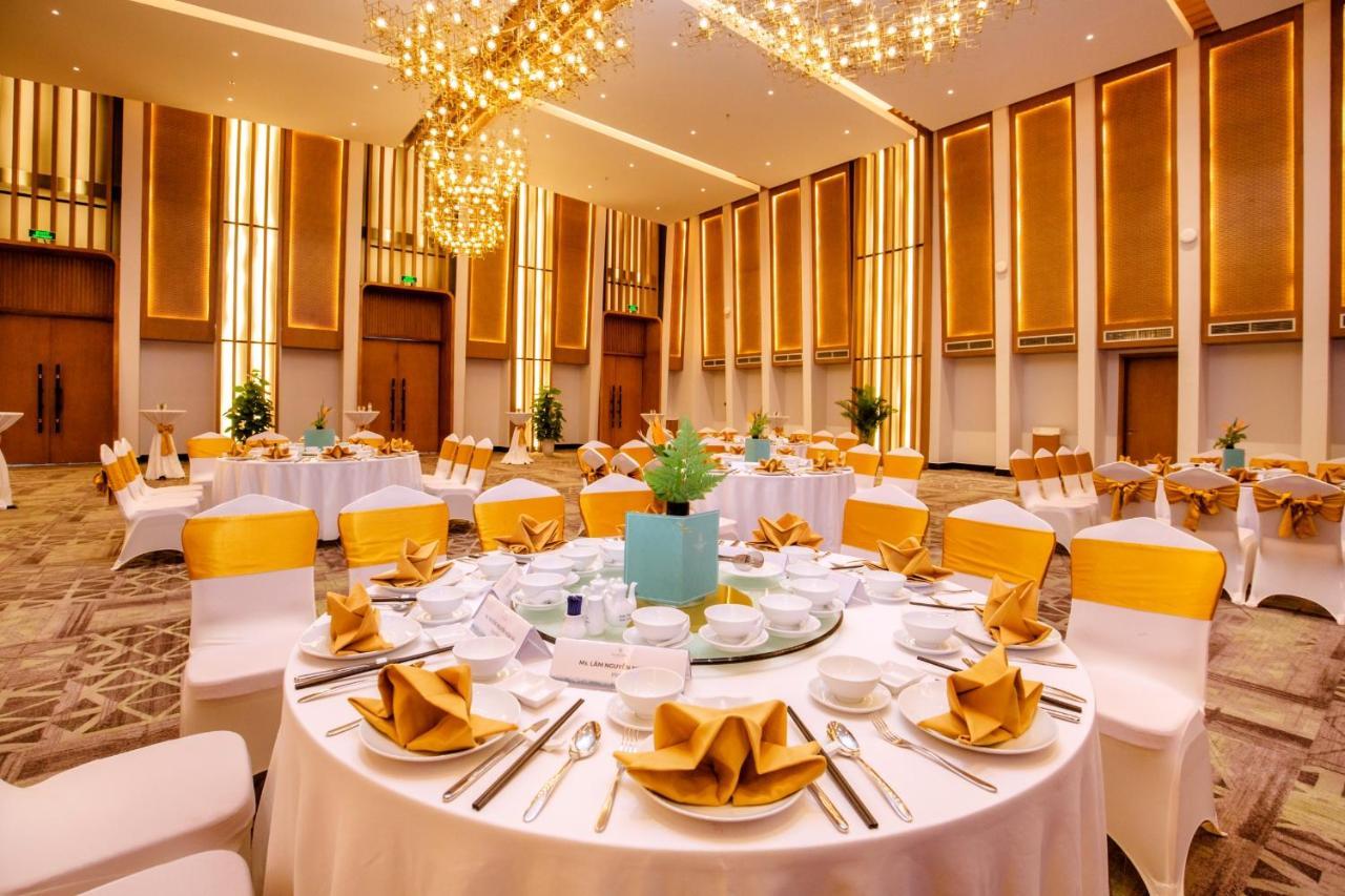 Flc City Hotel Beach Куинён Экстерьер фото