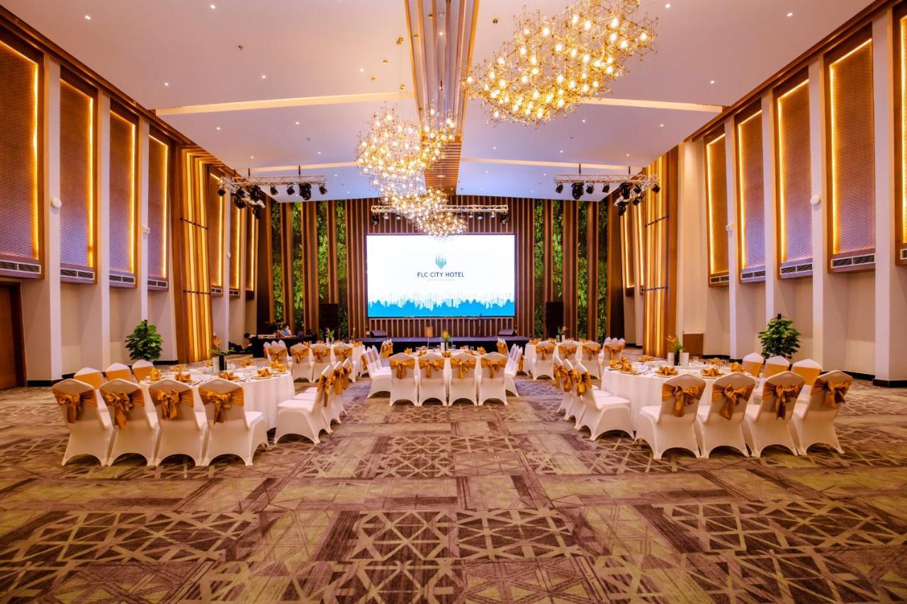 Flc City Hotel Beach Куинён Экстерьер фото